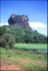 sigiriya_with_tank_in_foreground